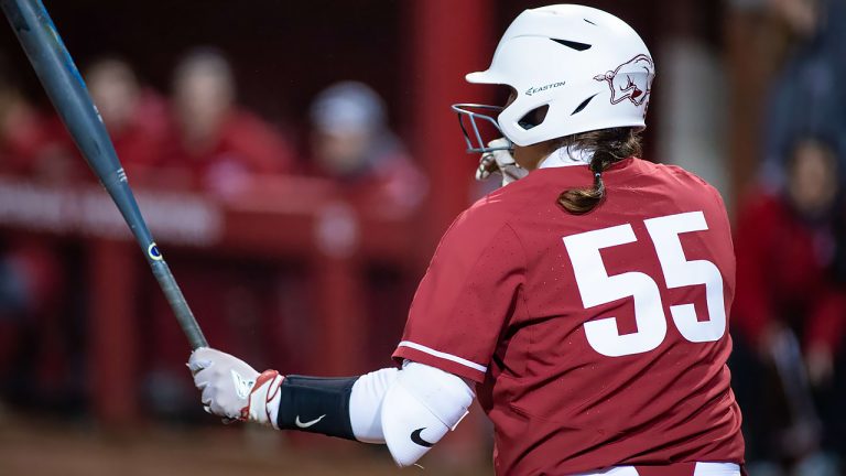Warrick gets seventh homer, but Razorbacks fall to Florida, 3-1