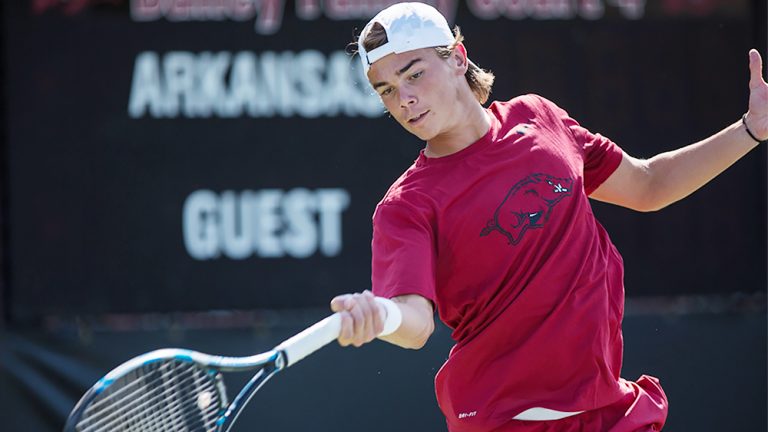 Razorbacks fall to 19th-ranked Bulldogs in Athens on Sunday