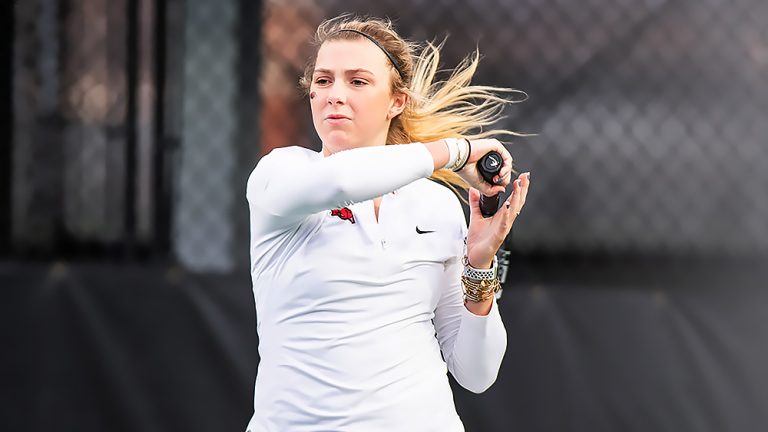 Arkansas falls against Crimson Tide in first of two final regular-seson matches