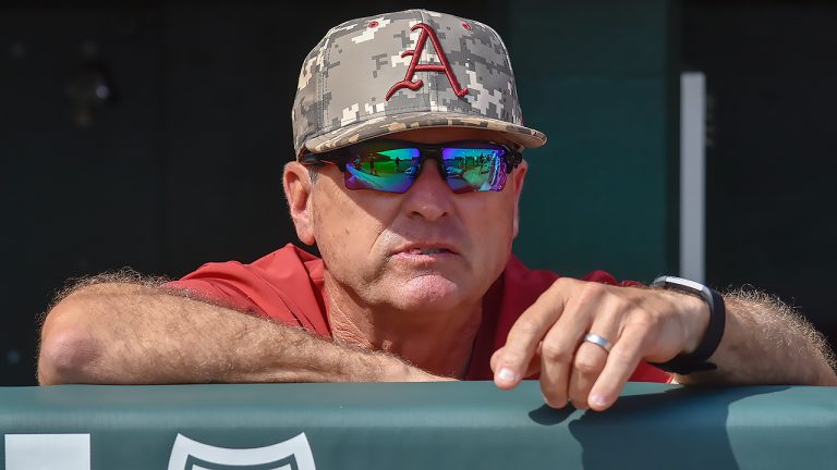 Hogs discover good pitching still needs some hits to produce a win