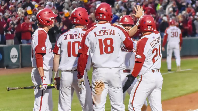 Homer barrage lets Hogs open series with 14-4 win over LSU