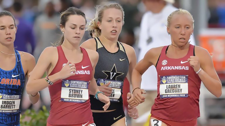 Razorbacks move into prime position for title at SEC Championships