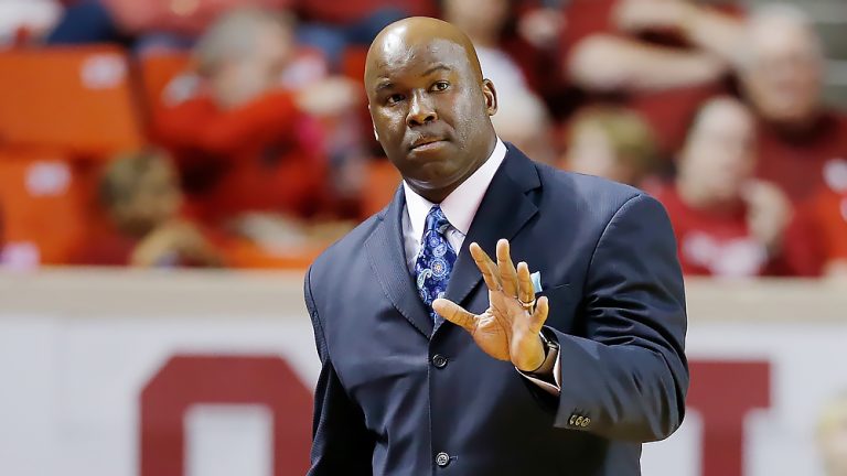 Musselman hires Oklahoma assistant as associate head coach