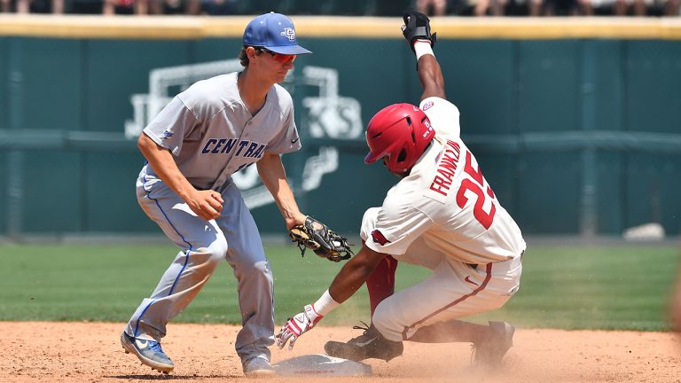 Noland, multiple-hit performers lift Hogs past Blue Devils, 11-5