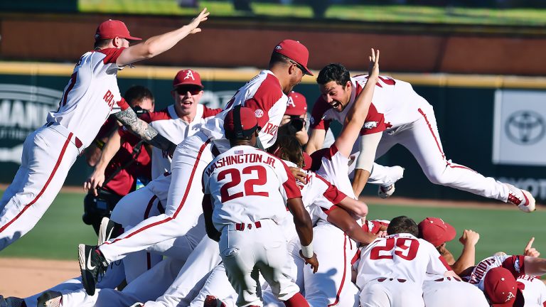 Hogs blow past Rebels to head to Omaha for second straight year