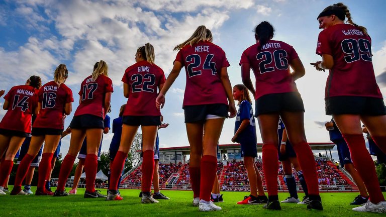 Razorbacks suffer first loss of season, falling in double overtime to OU