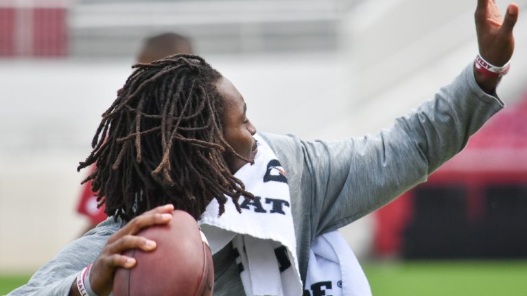 Knox, O’Grady not playing, but moving well at ‘Beanie Bowl’