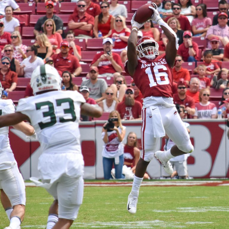Burks, Knox have more confidence in Hogs’ offense than fans