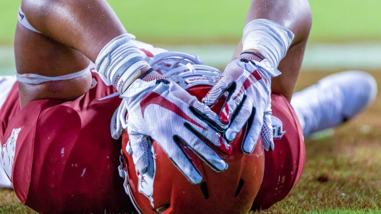 The ‘Starkel Sparkel’ fades on ‘unacceptable’ night in Hogs’ loss