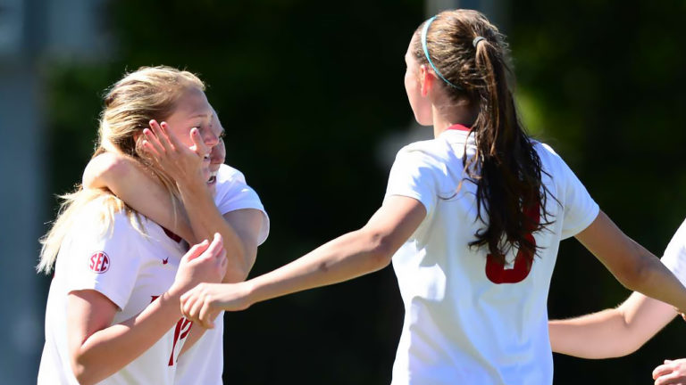 No. 13 Razorbacks down Mississippi State on Sunday afternoon, 6-1