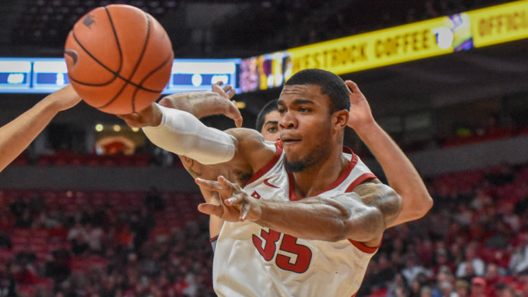 Chaney’s 11 rebounds big difference for Hogs’ big road win at Alabama