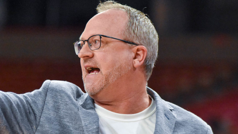 Neghbors gets extension, raise after guiding Hogs to NCAA