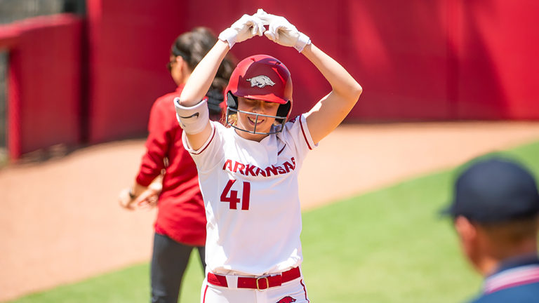 Gibson’s blast lifts Razorbacks to sweep over New Mexico State, Bradley