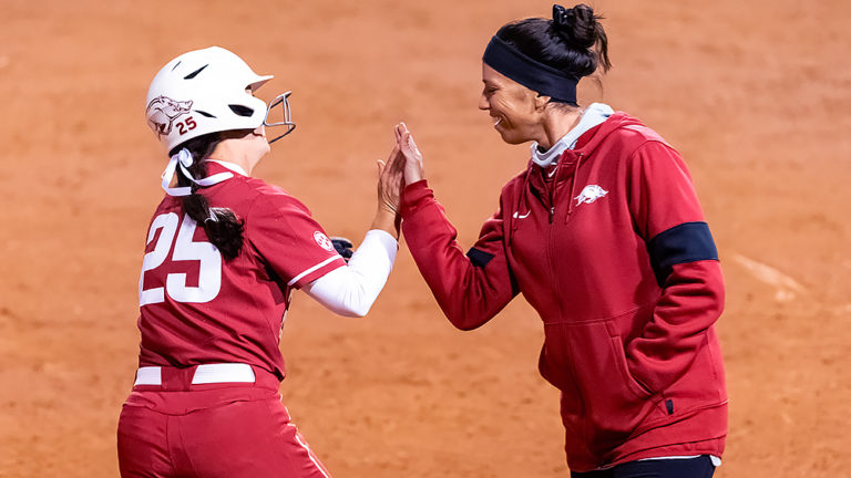 Razorbacks’ bat crank out three homers in 15-4 win over Cornhuskers