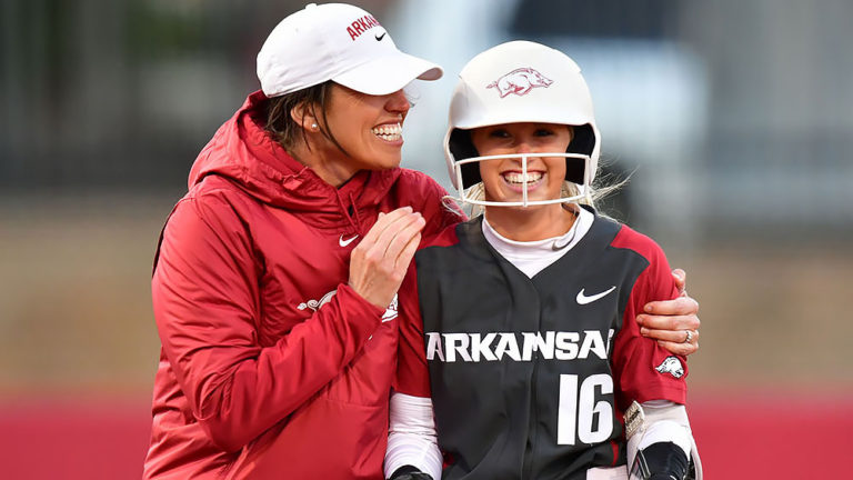 Huffine’s career day paces Arkansas to sweep over ’Nova, Kent State