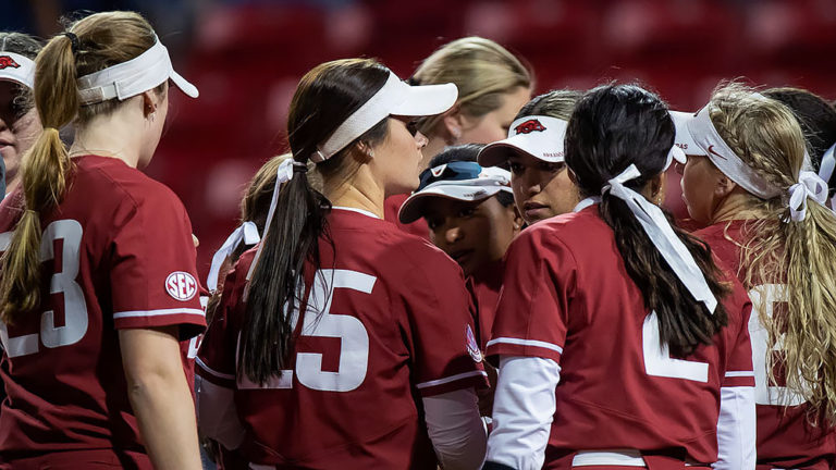 Razorbacks get early runs, but can’t hold off Alabama in second game
