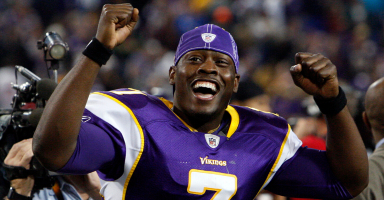 Former Razorback quarterback killed in car crash in Alabama