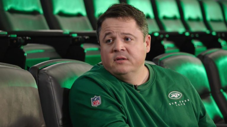Loggains returning to Arkansas to coach tight ends for Pittman