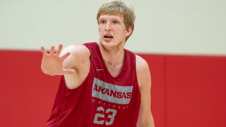 Pig Trail Nation’s Alyssa Orange on Vanover’s choice, basketball moves
