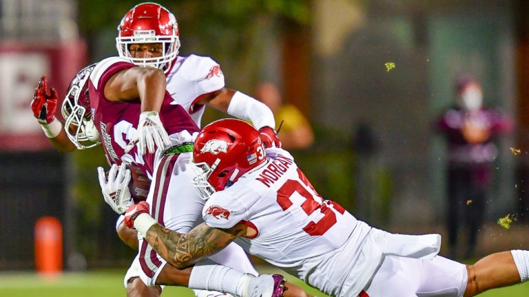 GAMEDAY BLOG: Arkansas manages to close out 21-14 win over MSU