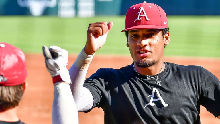 Black wins pitchers’ battle, 2-1, after three high-scoring games in Fall Series