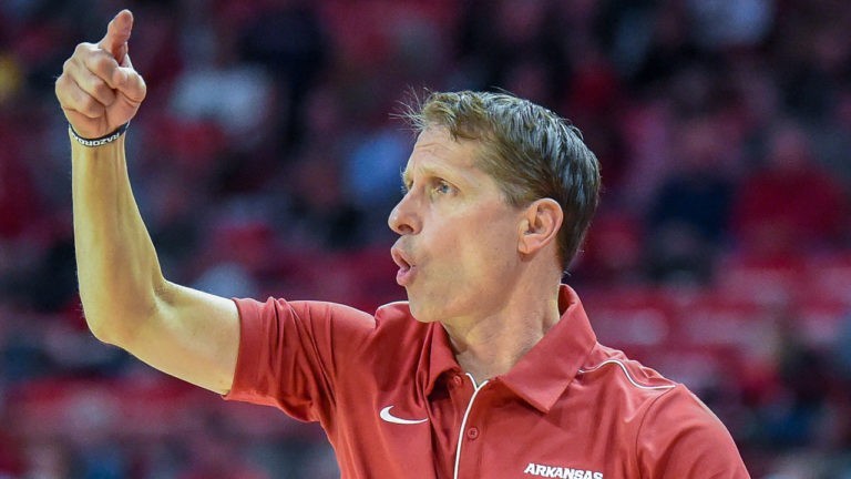 Razorbacks hosting North Texas for second straight year in second game
