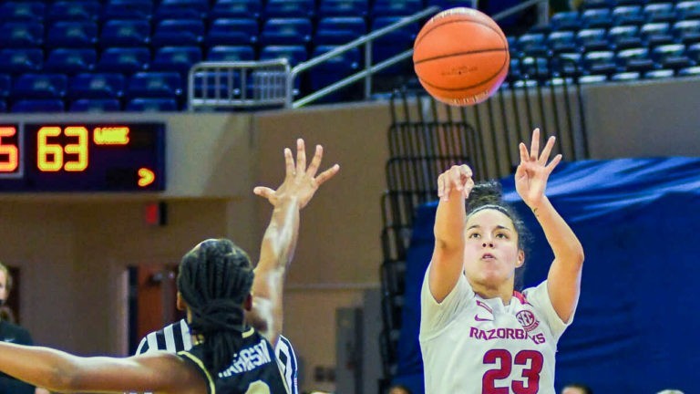 Strong third quarter, Ramirez, lift Hogs past Wake Forest at Beach Bubble