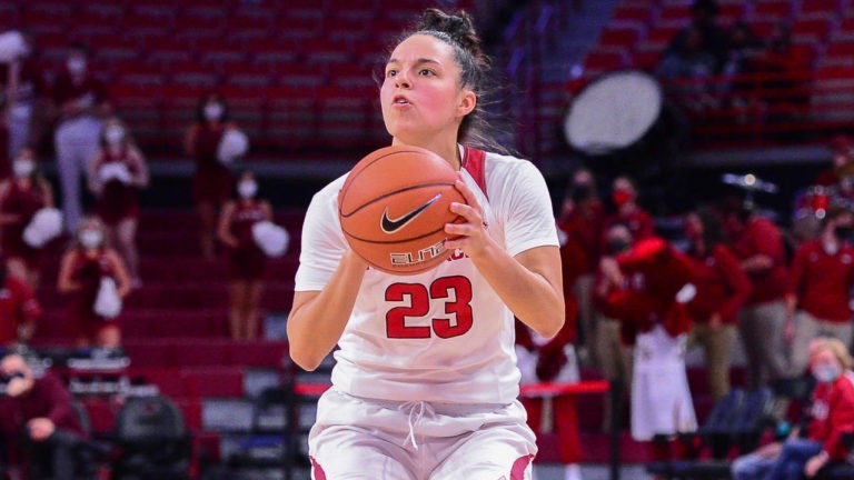 Hogs stay hot with 3-pointers to roll past SMU behind Ramirez