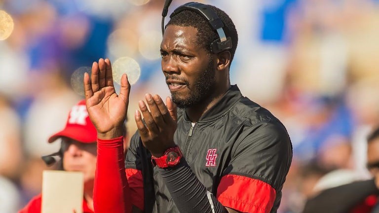Guiton joins Razorbacks staff to replace Stepp with wide receivers