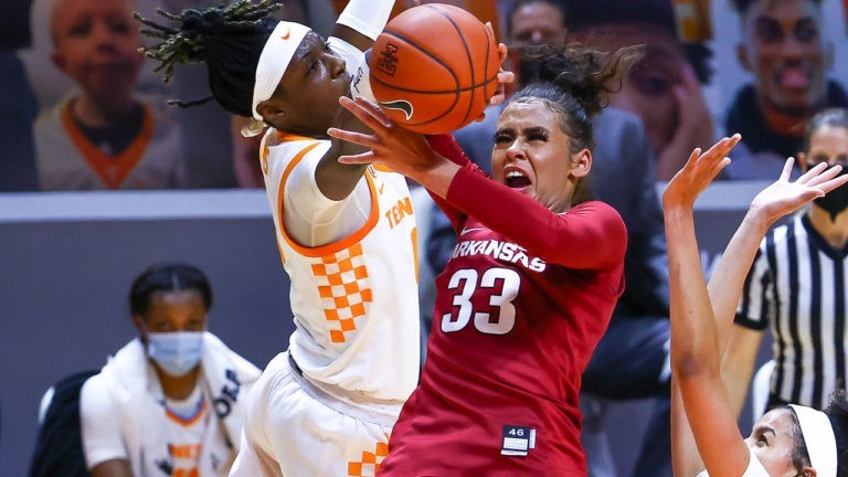 Dungee’s 30-point night not enough as Hogs fall to Vols, 88-73
