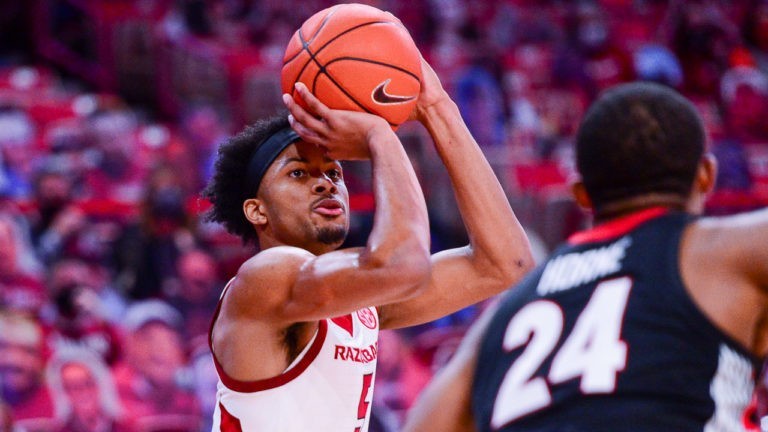 Moody, Davis lift Razorbacks to fast second-half start to blast Georgia