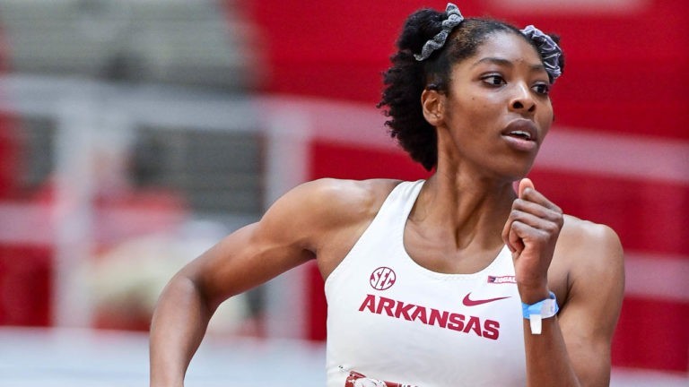 Strong individual performances lead Hogs to dominant win in Razorback Invitational
