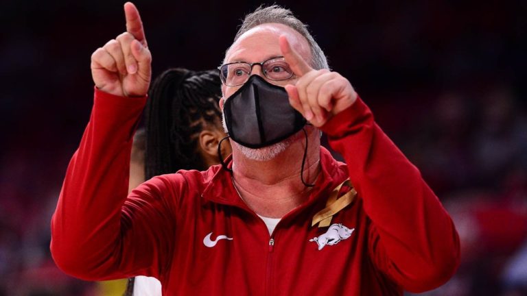 Neighbors not surprised after Hogs start sluggish before dropping Auburn