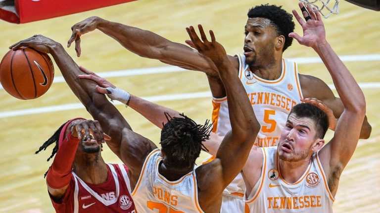 Holt on Tennessee’s strong defense forcing Razorbacks’ costly 20 turnovers
