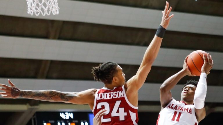 Murphy thinks defensive problems causing issues with Razorbacks in losses