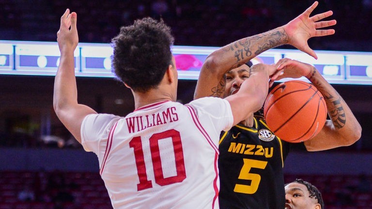 Mason previewing Razorbacks’ road matchup with Missouri on Saturday