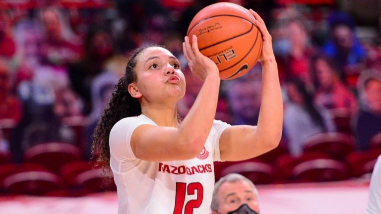 Slocum on big night in 86-80 win over Mississippi State with hand injury