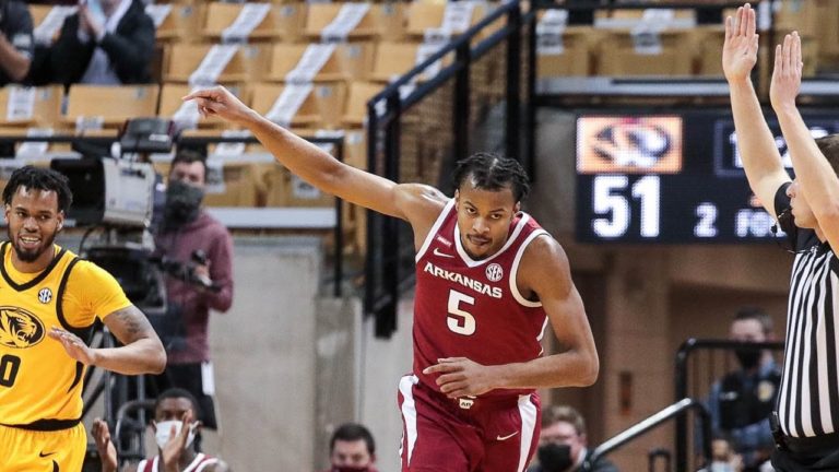 Moody on Hogs winning back-to-back SEC games on road this week