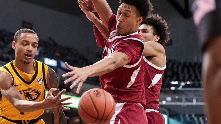 Murphy on Hogs’ defense picking up in overtime win over Missouri