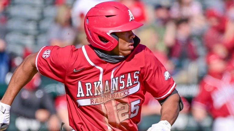 Hogs overcome four-run deficit to down Murray State, 11-6