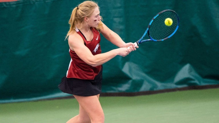 Hogs drop second straight road matchup, shut out at Florida