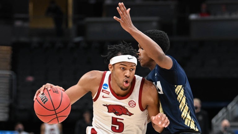 Hogs need big game from Moses to reach Final Four