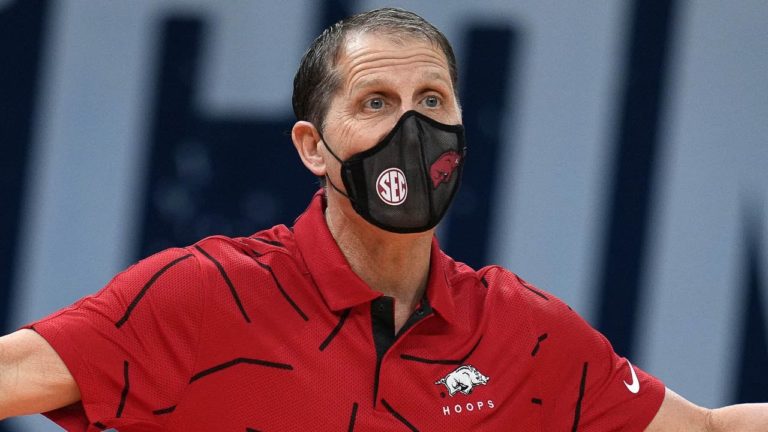 Torres points out key in Muss’ new deal not salary, but buyout