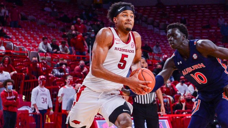 Dykes thinks red-hot Razorbacks could win Pac 12 this season