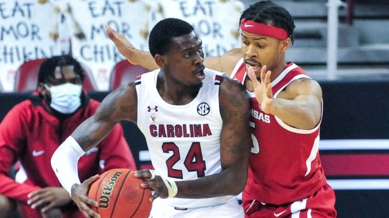 Moody on hot start, strong performance leading Hogs over Gamecocks