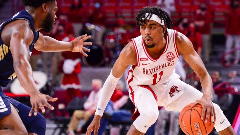Bradley impressed with efficiency of Razorbacks’ play during streak