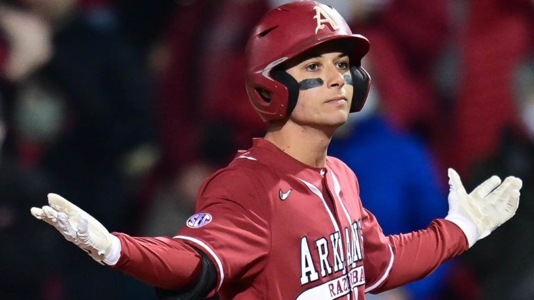 Hogs’ bats wake up late to overtake Auburn, even series