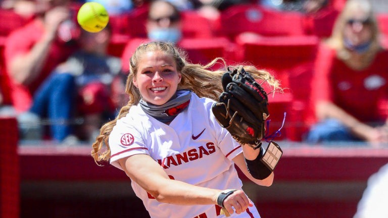 Hogs drop third game, series, to third-ranked Alabama