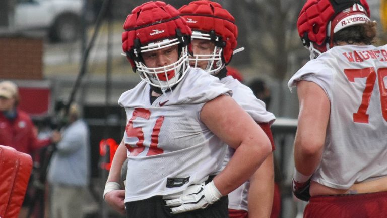 Stromberg on Razorbacks’ offensive line getting better