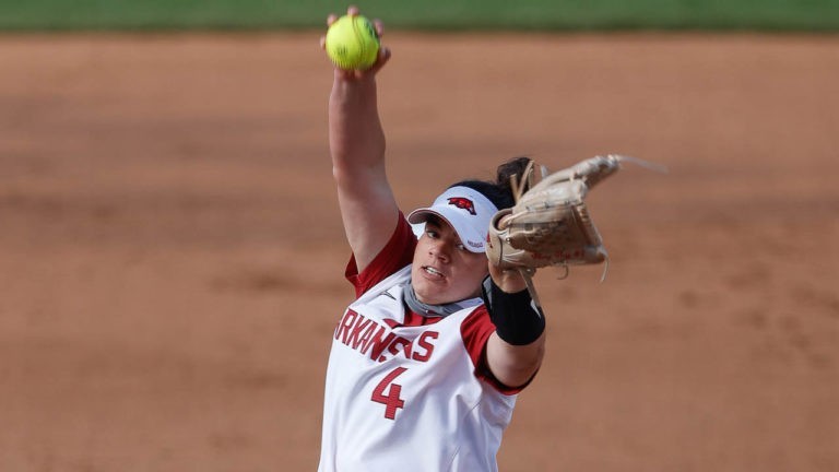 Hogs can’t get bats working in 1-0 loss to Lady Vols